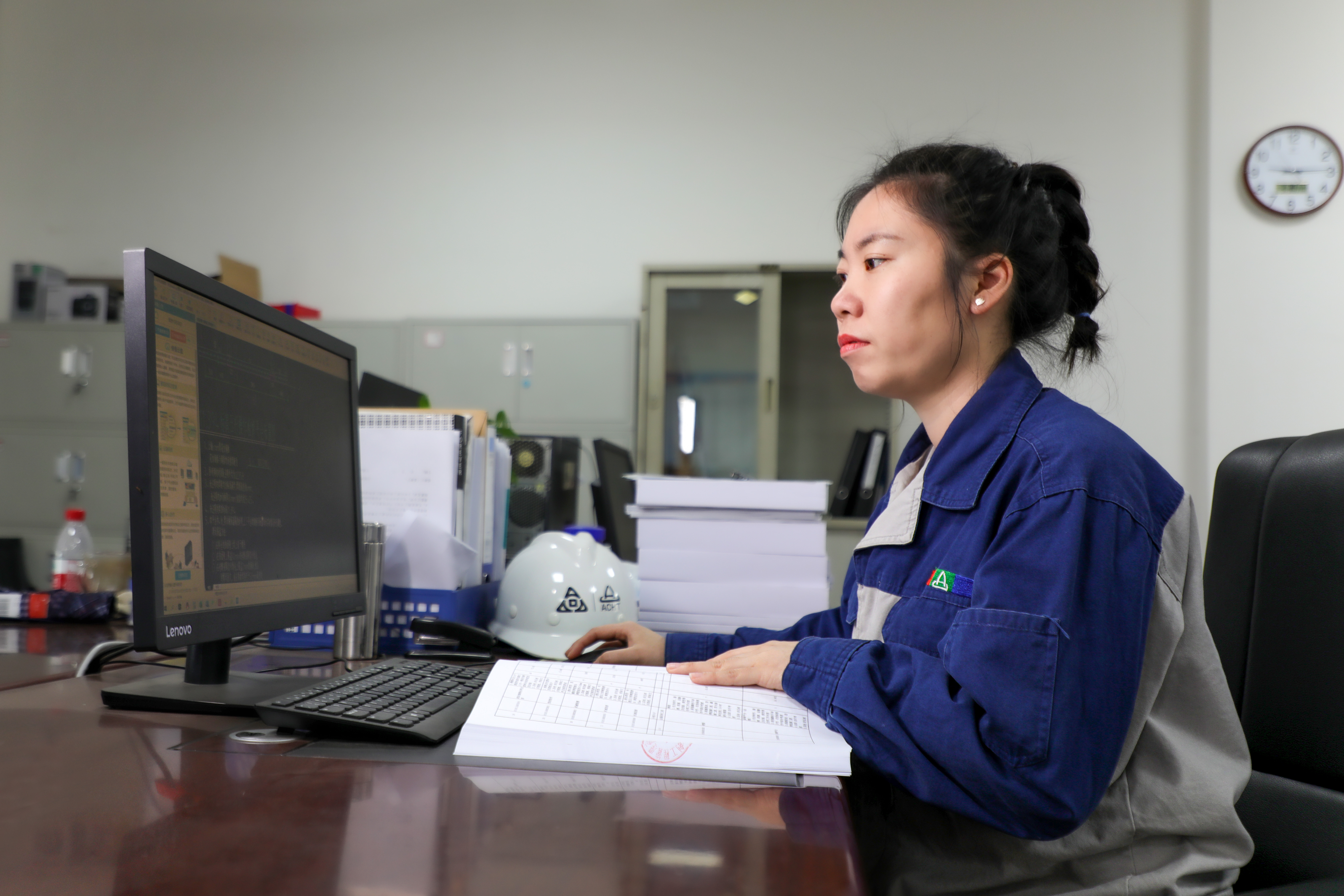 安彩“她”力量|余艷梅:每當想起她,梅花便落滿了南山